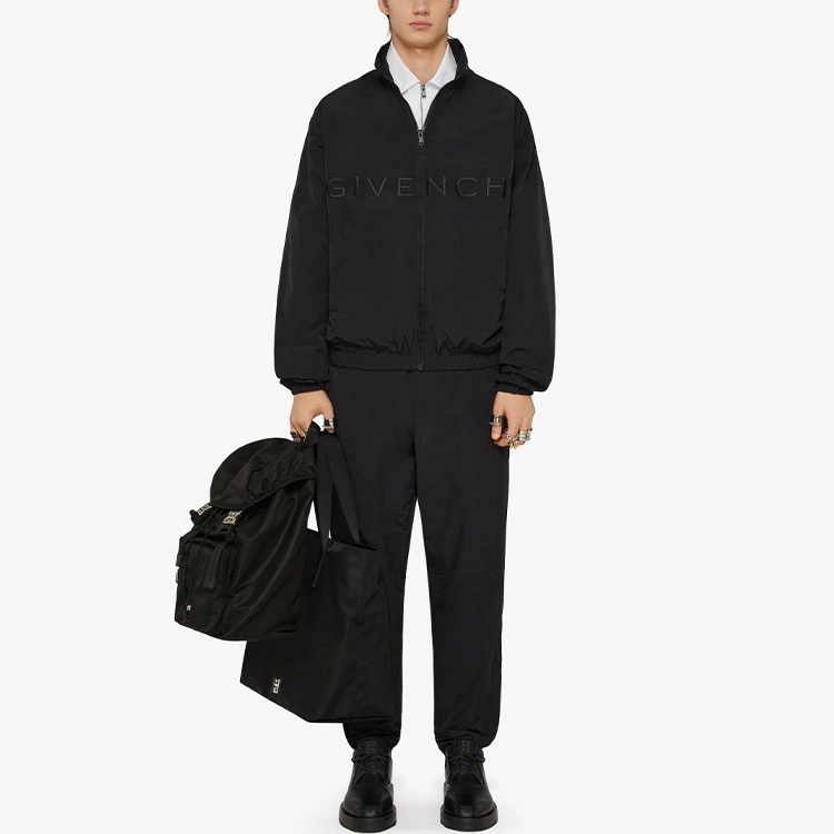 GIVENCHY