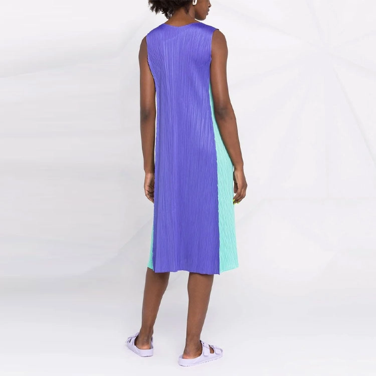 PLEATS PLEASE ISSEY MIYAKE FW21 Logo