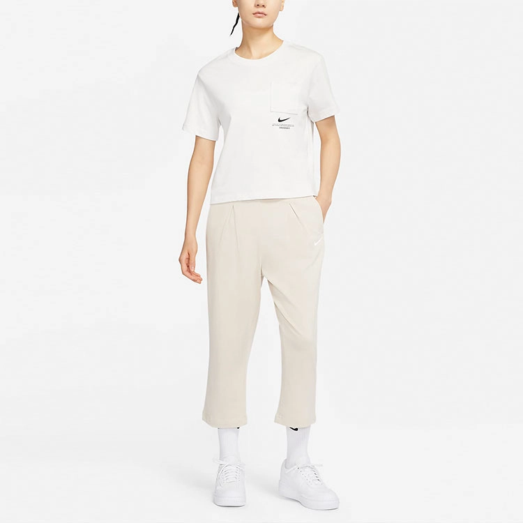 Nike SS22 SportswearSwoosh Logo T