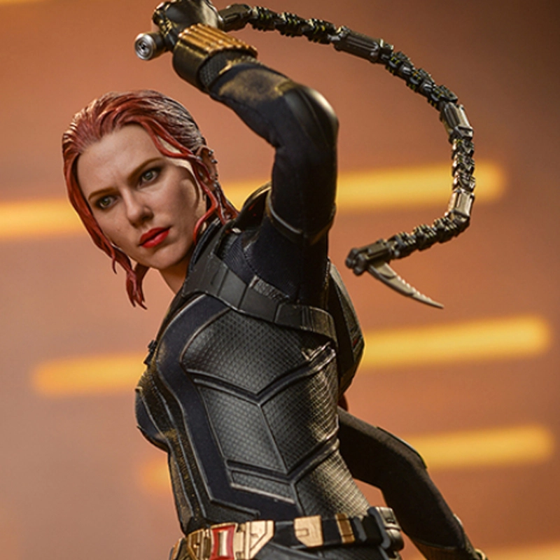 Hot Toys 16 28cm