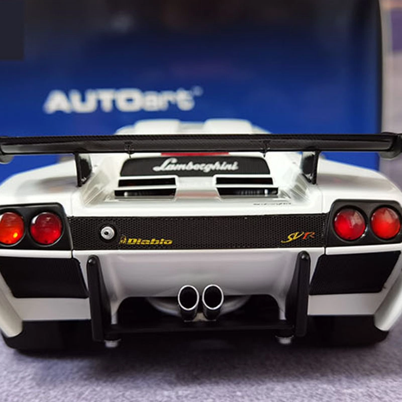 AUTOart 118 DIABLO SV-R 25cm