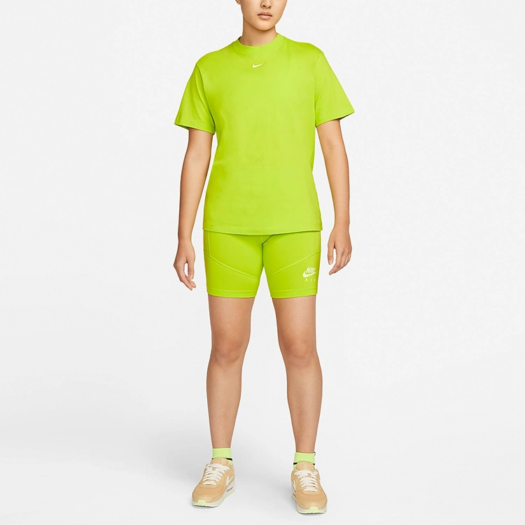Nike Sportswear Essential Logo T