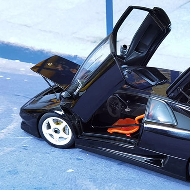AUTOart 118 DIABLO SV-R 25cm