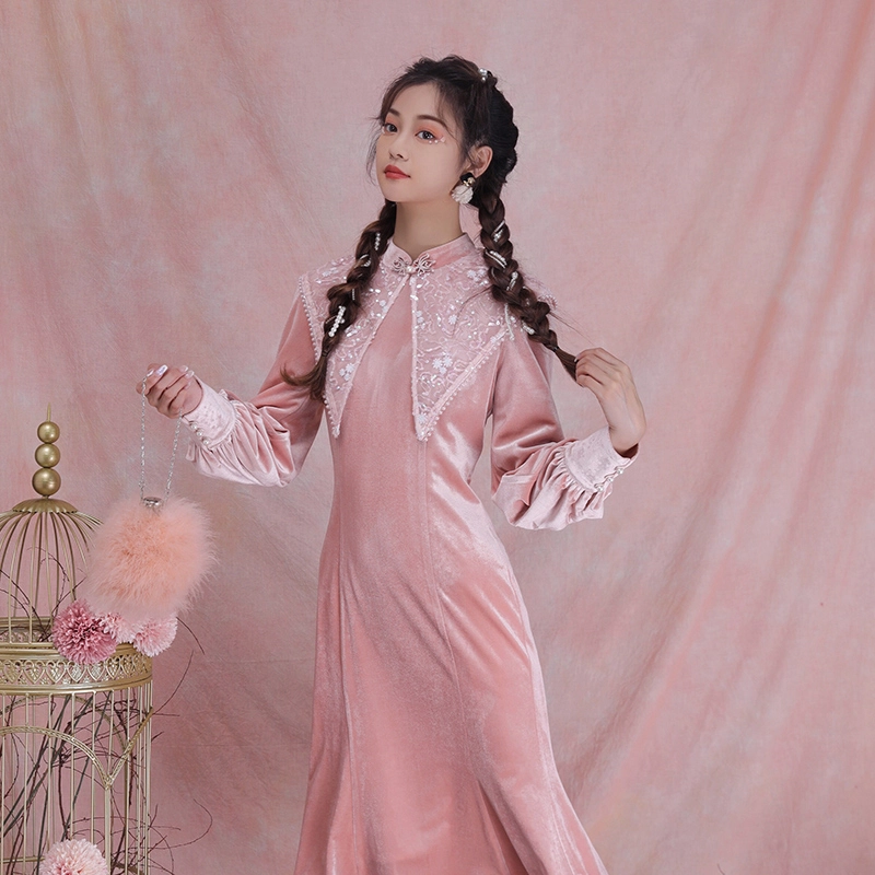 槿爷东方 粉桃酪 法式珠片云肩假两件鱼尾裙丝绒旗袍 女款 粉色