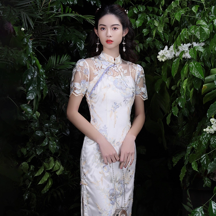 槿爷东方 重工刺绣及膝短袖低开衩短袖旗袍 女款 月光白
