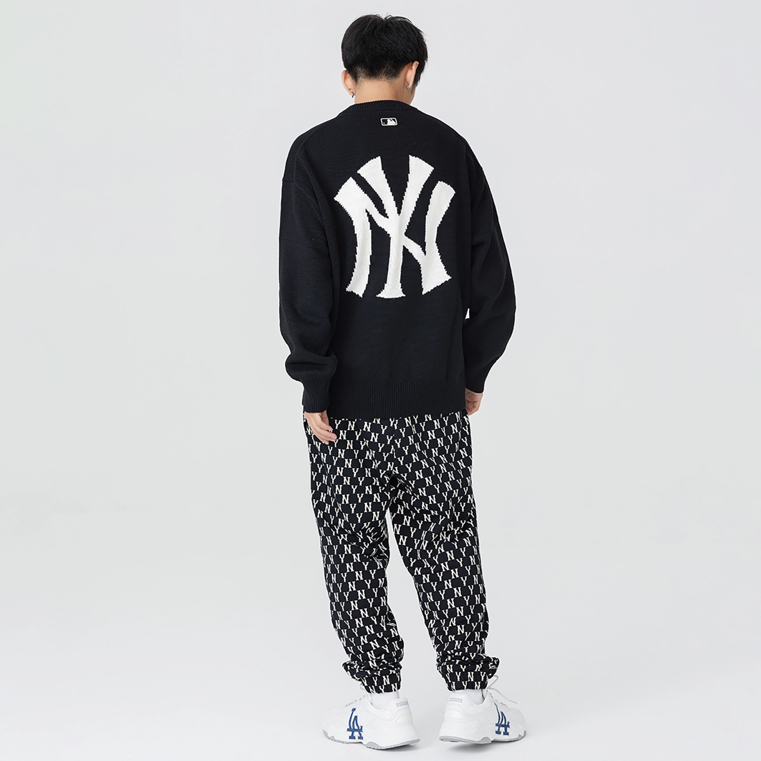 MLB FW22 Logo