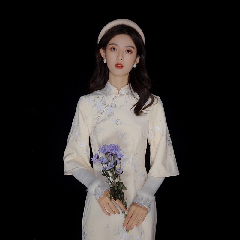 槿爷东方 花枝刺绣丝绒高开衩七分袖旗袍 女款 乳白色
