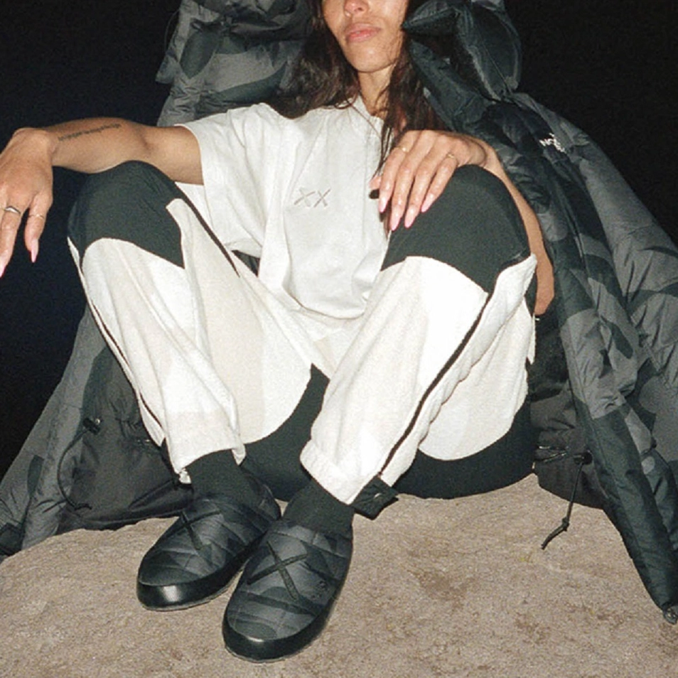 THE NORTH FACE x KAWS T