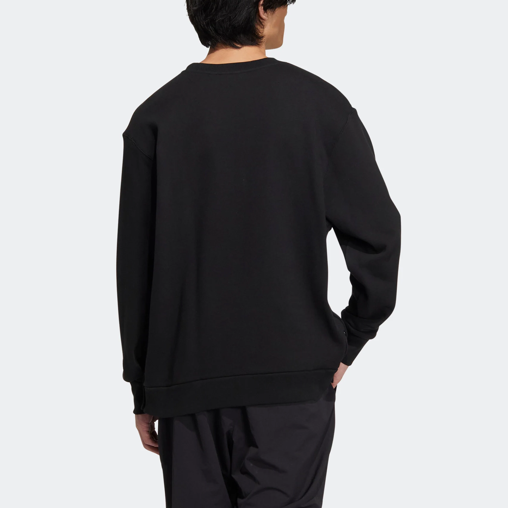 adidas originals FW22 Essential Crew