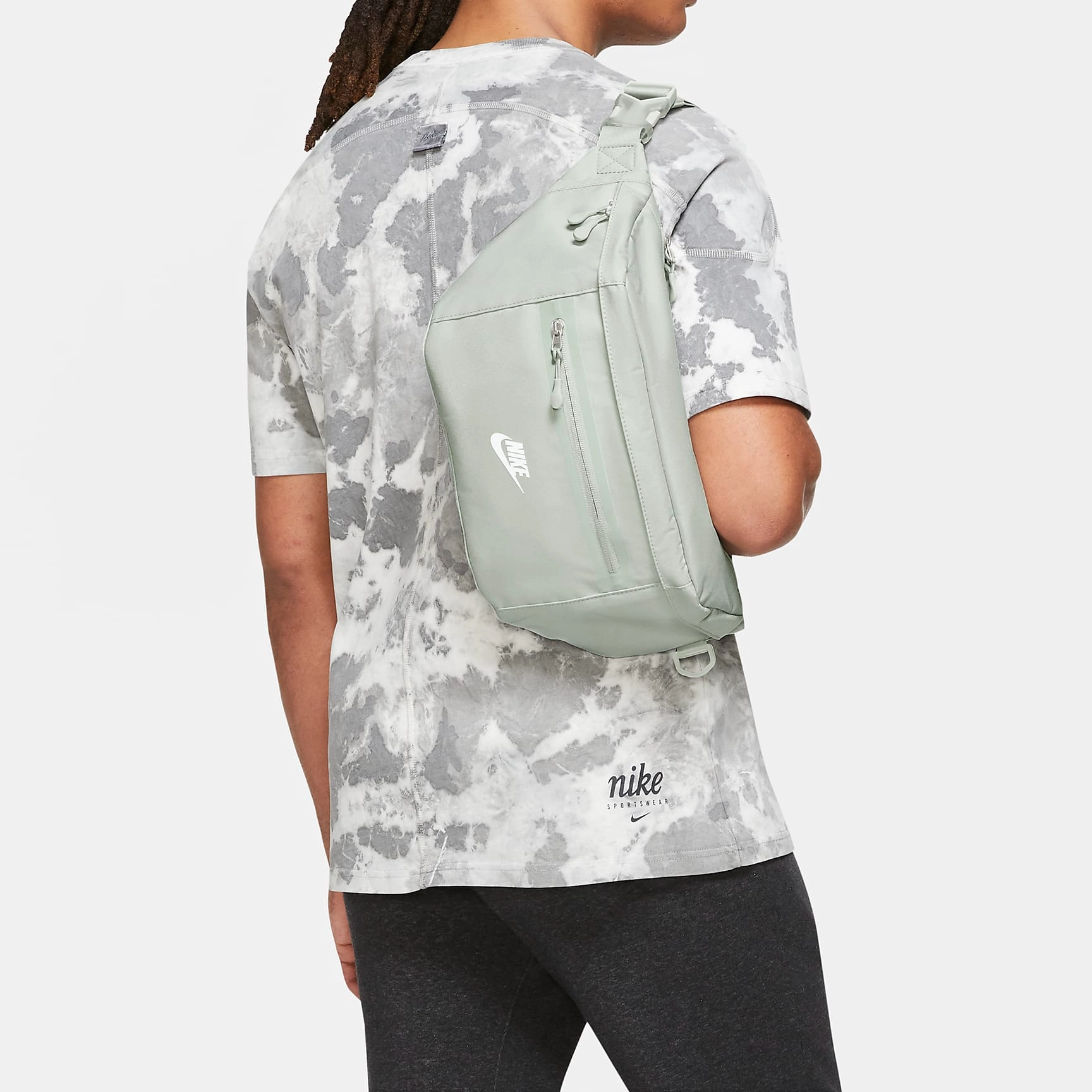 Nike ELEMENTAL Premium Logo