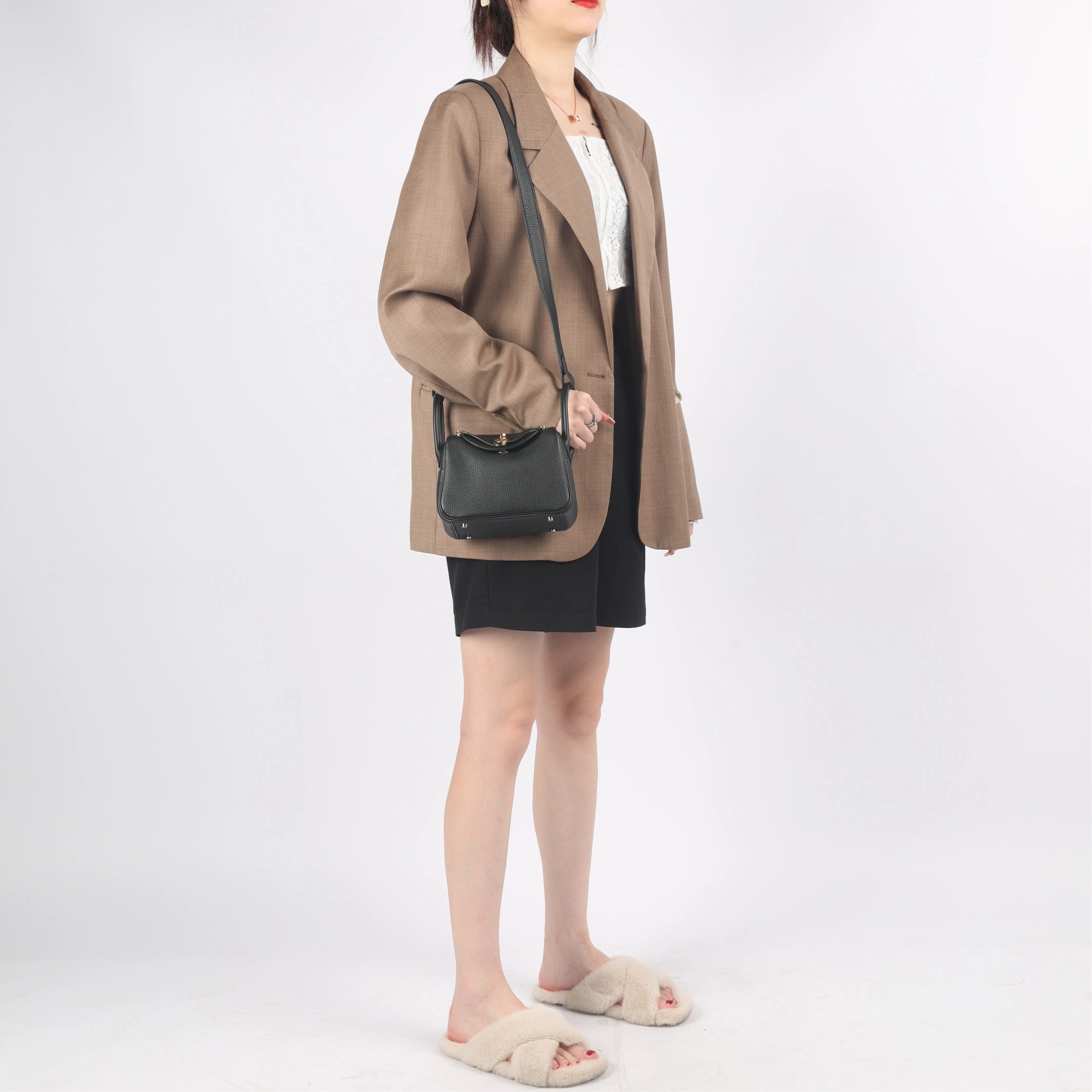 HERMES Lindy Mini 19 Taurillon Clemence Noir