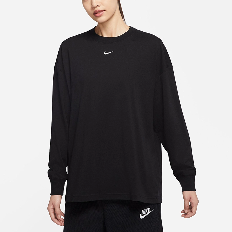 Nike Sportswear Essential Logo