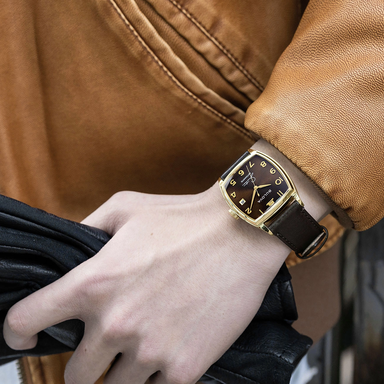 BULOVA 33*40mm 97B198
