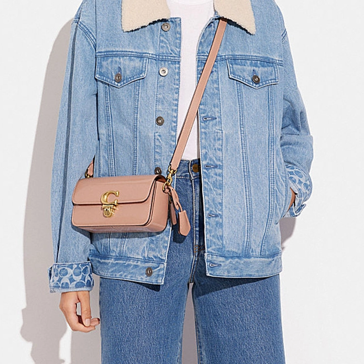 COACH Studio 20