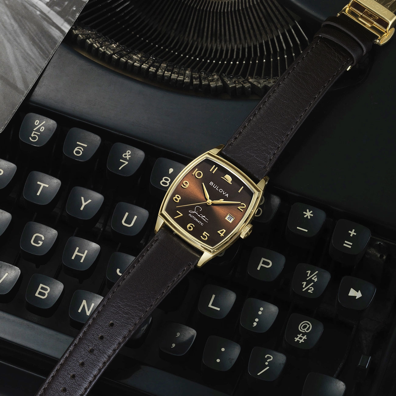 BULOVA 33*40mm 97B198