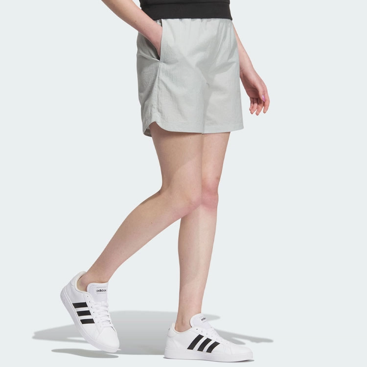 adidas neo W ESNT SHORTS Logo