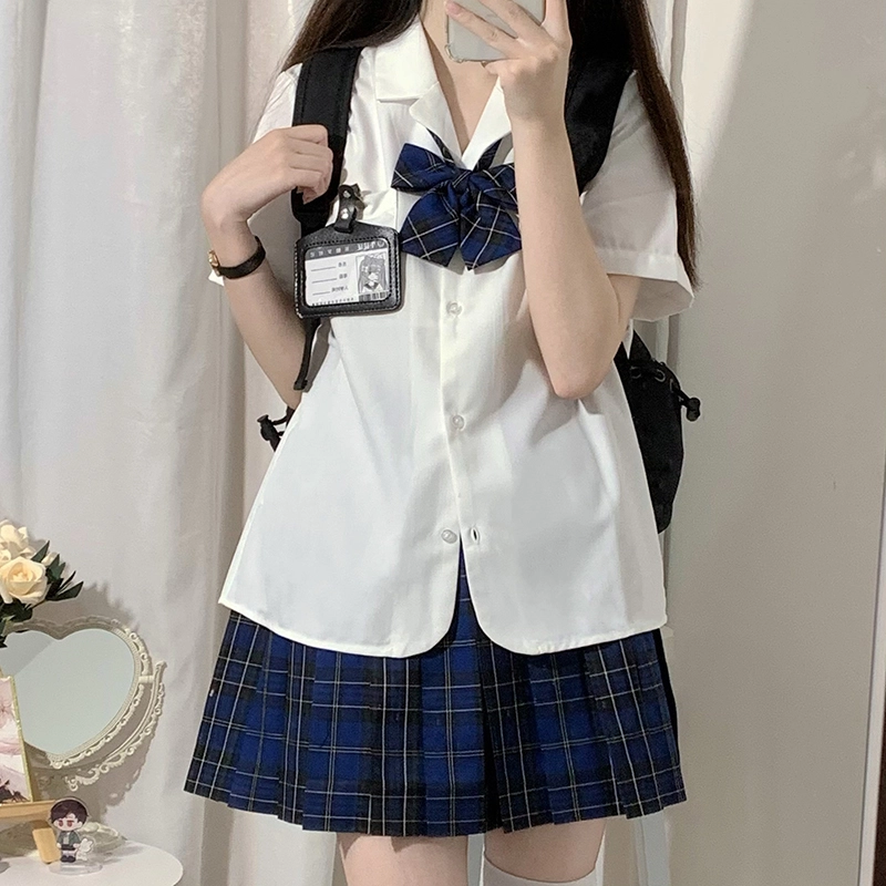 东鲸岁时记 纯色翻领直筒短袖 羽京高衬衫 女款