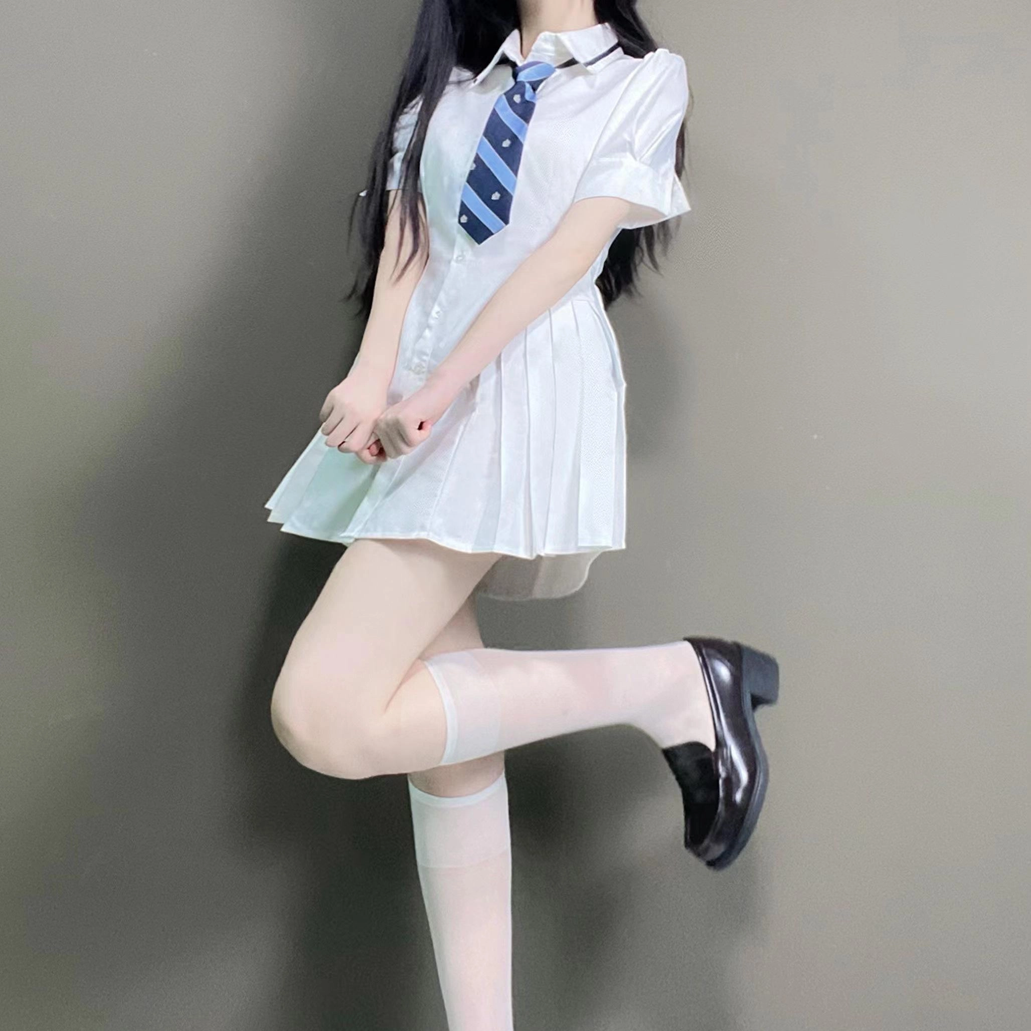 九条喵 小白川 纯色收腰衬衫式百褶短袖制服连衣裙 白色 开学季