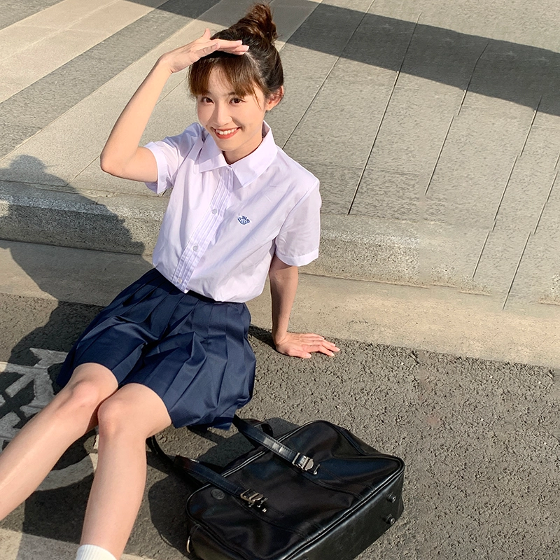 东鲸岁时记 刺绣印花收腰短袖 紫川附中衬衫 女款