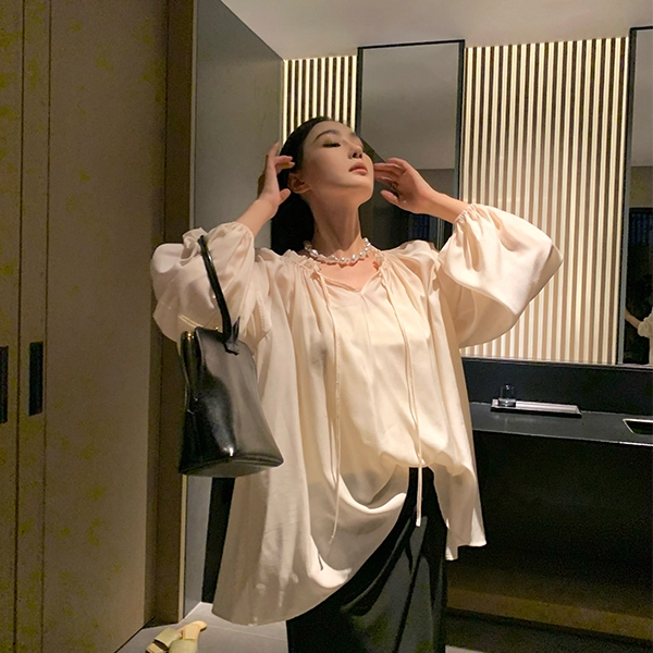 周淼 纯色荷叶领套头直筒衬衫 女款 杏色