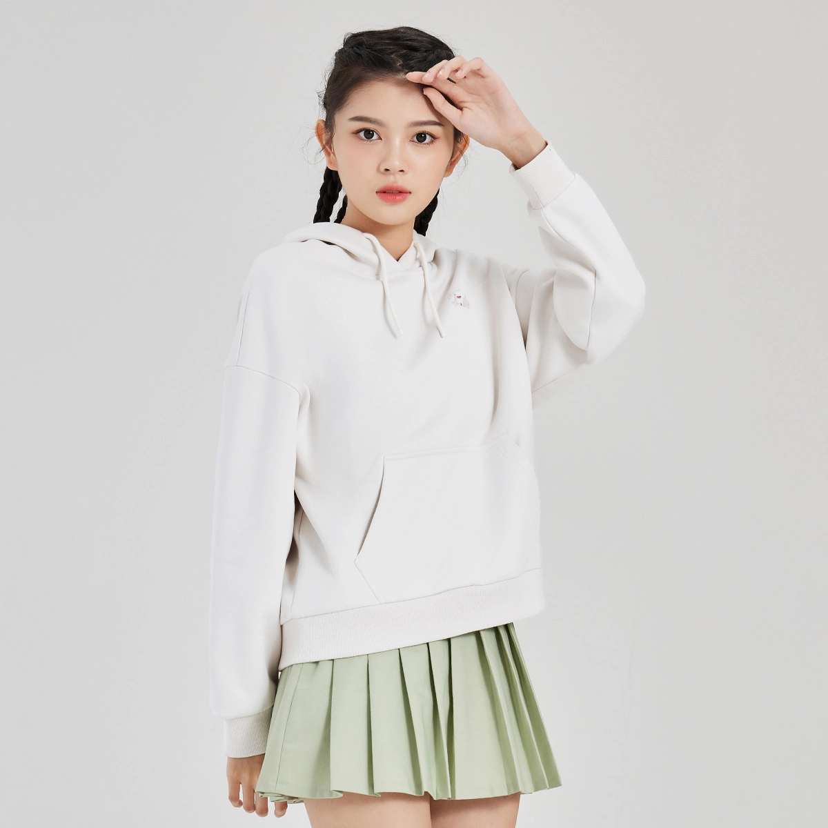鸿星尔克 嫦娥奔月 字母图案印花加绒加厚连帽卫衣 女款 静谧卡其