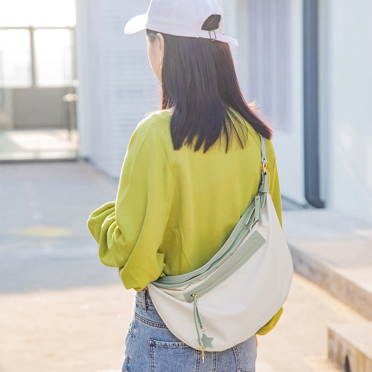 音魅 日系 尼龙 胸包饺子包腋下包运动包斜挎包 中号 女款 米白/黑色
