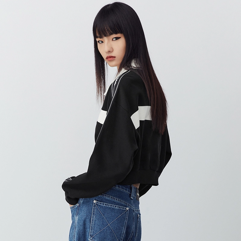 太平鸟女装 字母印花双向拉链翻领长袖卫衣 女款 黑色