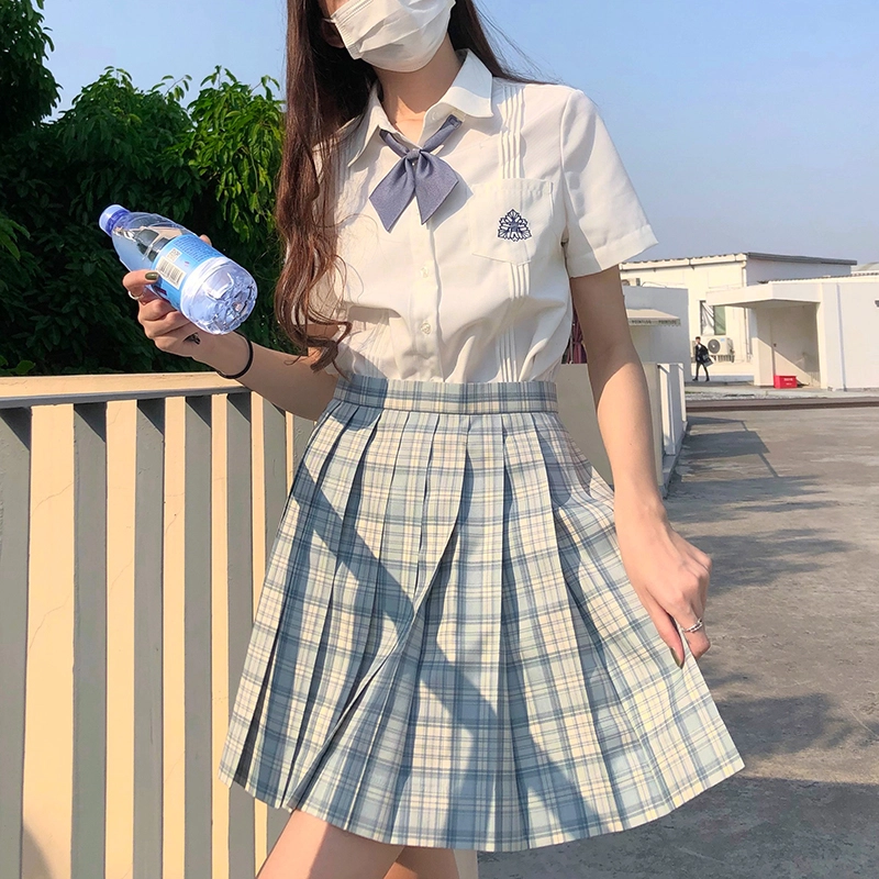 东鲸岁时记 刺绣领带翻领单排扣短袖衬衫 女款