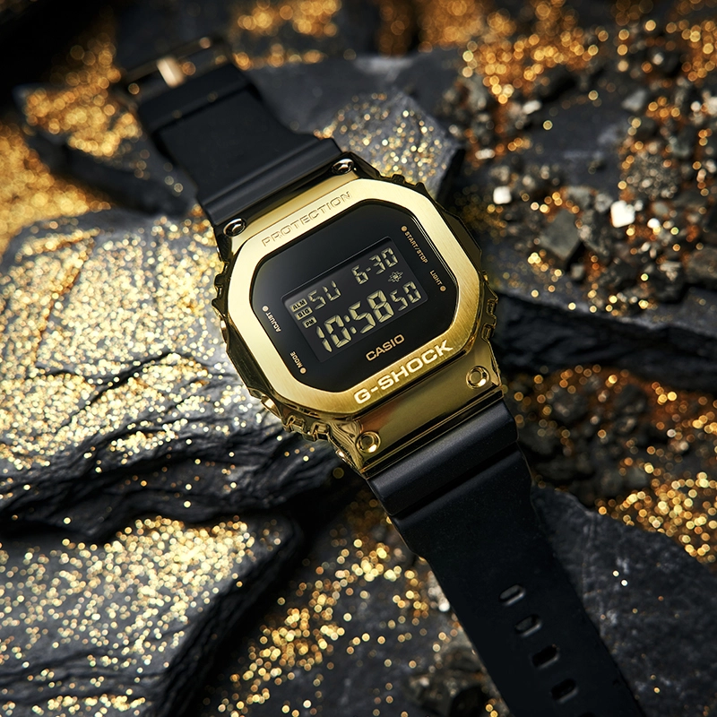 CASIO GM-5600G-9PR