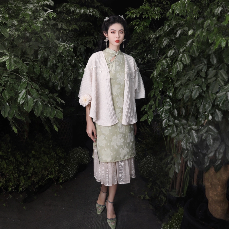 槿爷东方 姝月珠光 纯色蝴蝶结珠链流苏长方针织披风 女款 浅米色