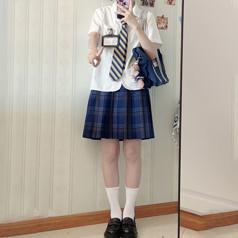 东鲸岁时记 纯色翻领直筒短袖 羽京高衬衫 女款