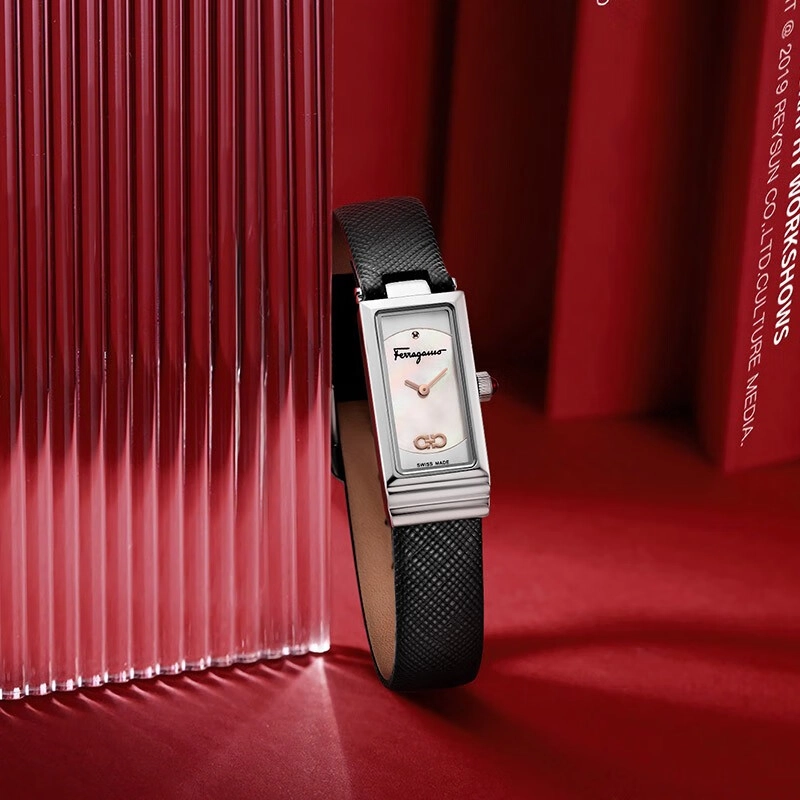 FERRAGAMO ESSENTIAL SFMK00122