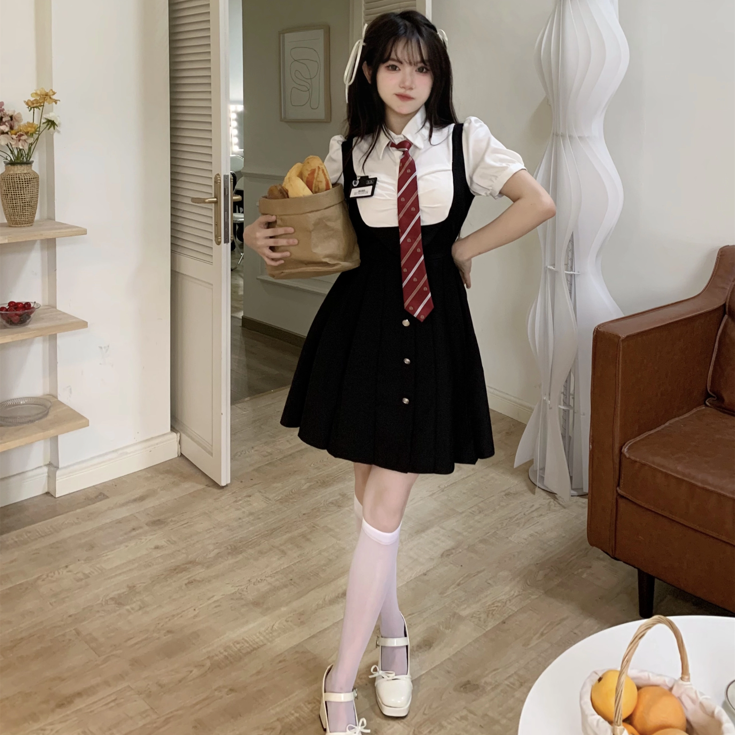 纯色假两件收腰短袖连衣裙 女款 黑色 赠黑名扎