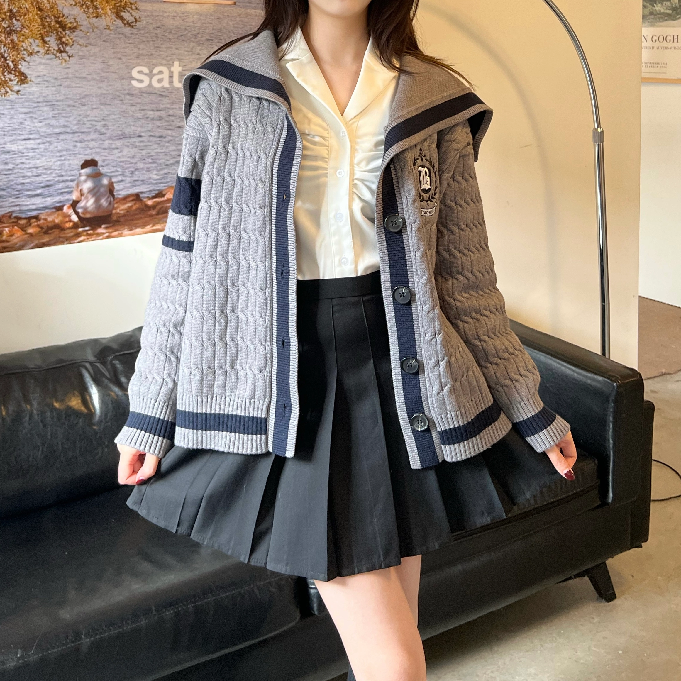 九条喵 海军领厚款徽章刺绣宽松外套毛衣 女款