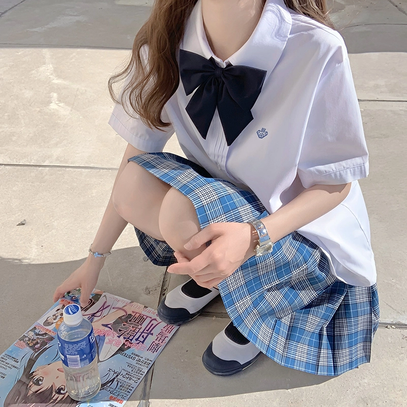 东鲸岁时记 刺绣印花收腰短袖 紫川附中衬衫 女款