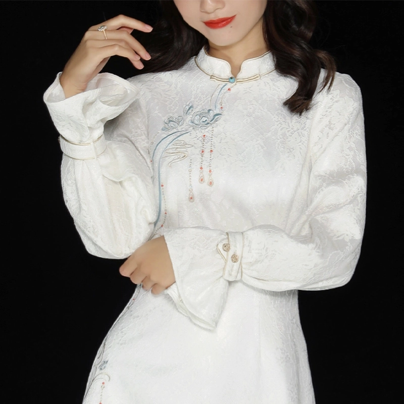 槿爷东方 纯色优雅蕾丝珠链蓝莲刺绣长袖旗袍 女款 白色
