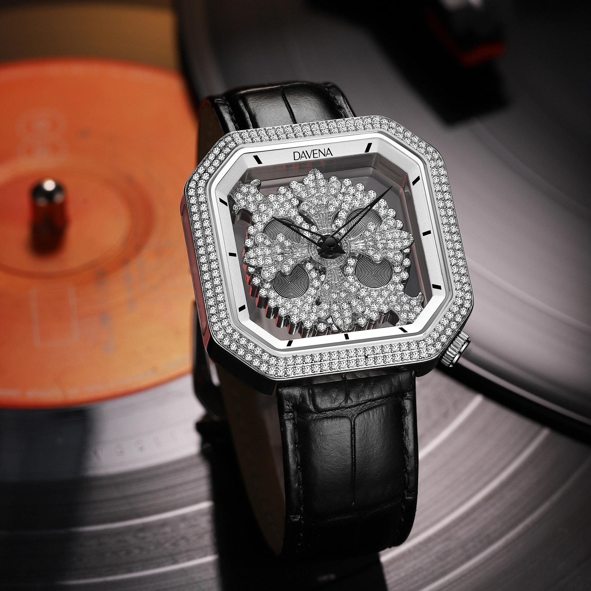 DAVENA M32036