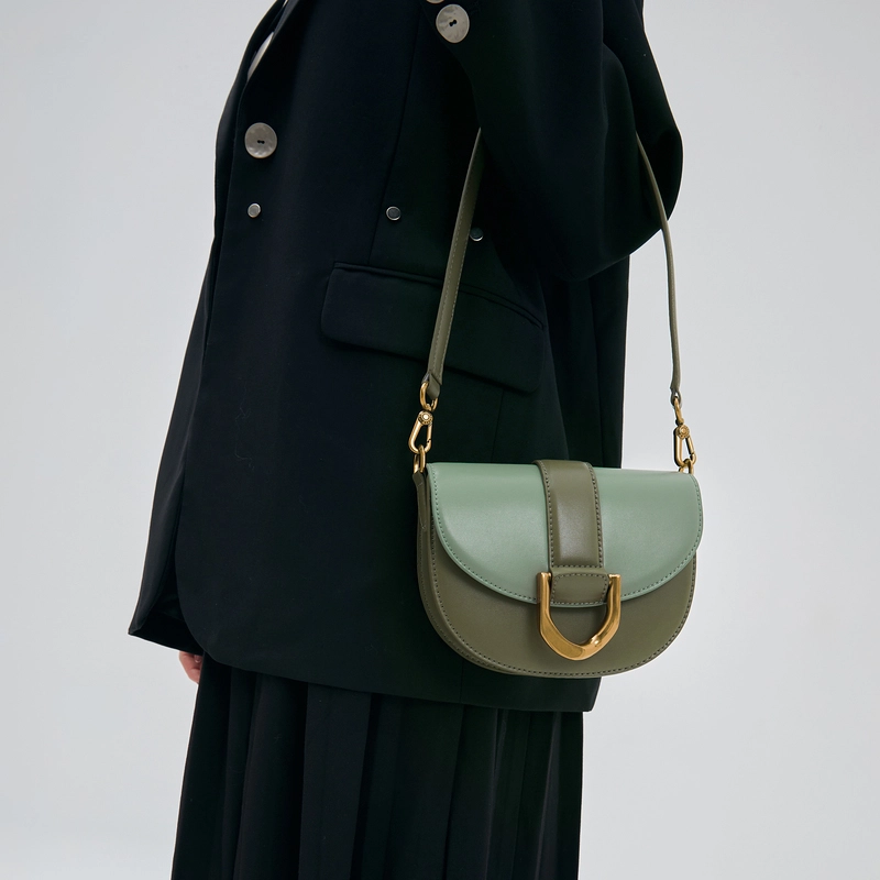 CHARLESKEITH Gabineck