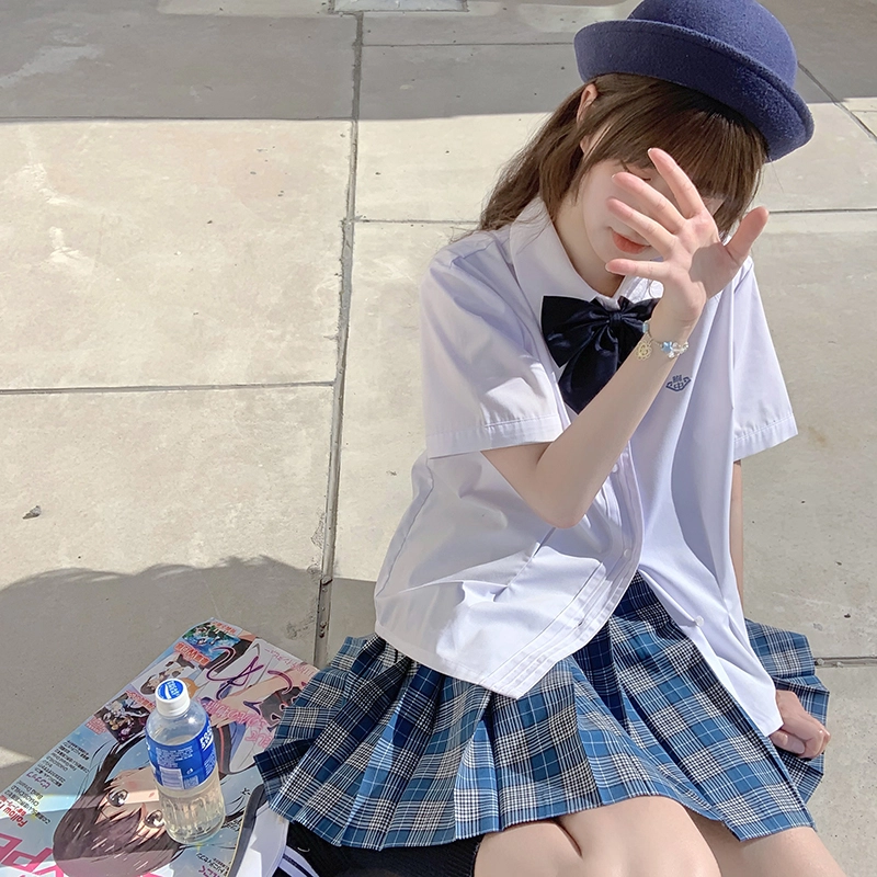 东鲸岁时记 刺绣印花收腰短袖 紫川附中衬衫 女款