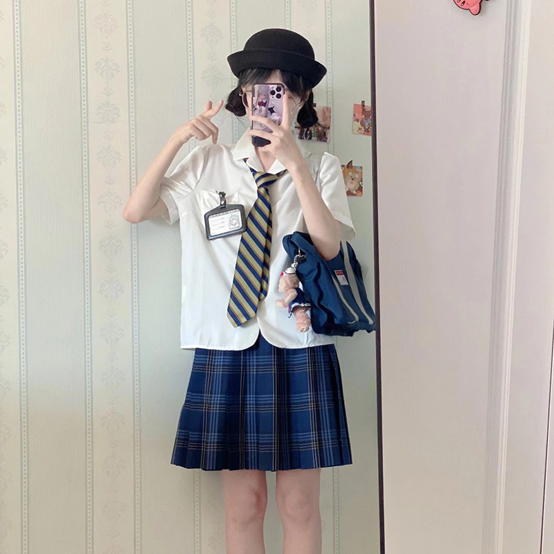 东鲸岁时记 纯色翻领直筒短袖 羽京高衬衫 女款
