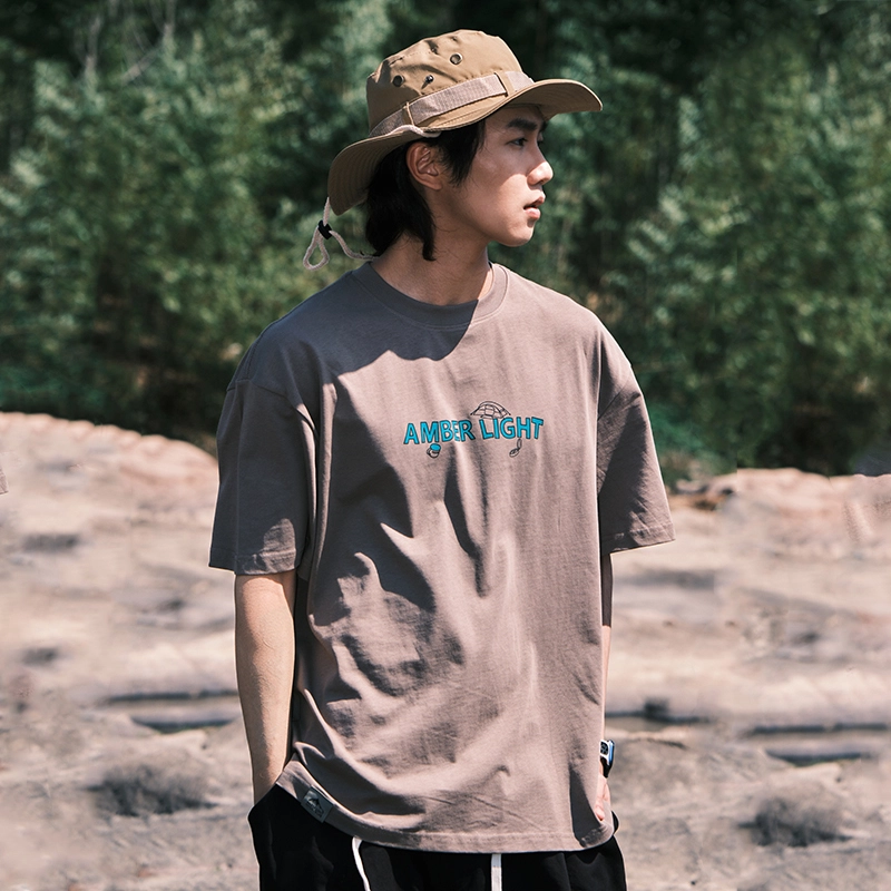 AMBER LIGHT T