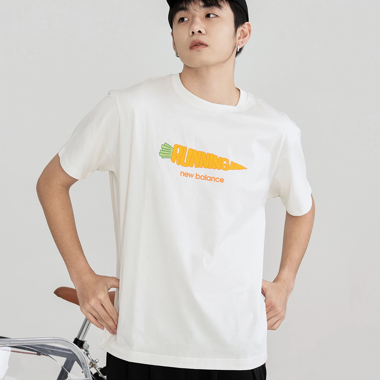 New Balance logoT T