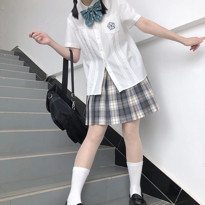 东鲸岁时记 刺绣印花单排多扣直筒短袖 樱川衬衫 女款