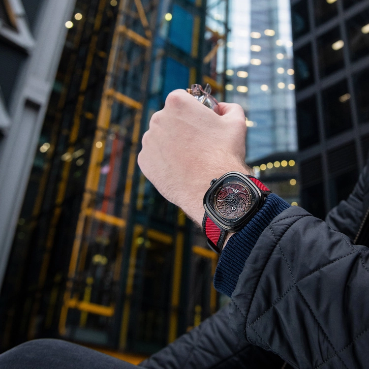 SEVENFRIDAY T 30 45.6mm T305