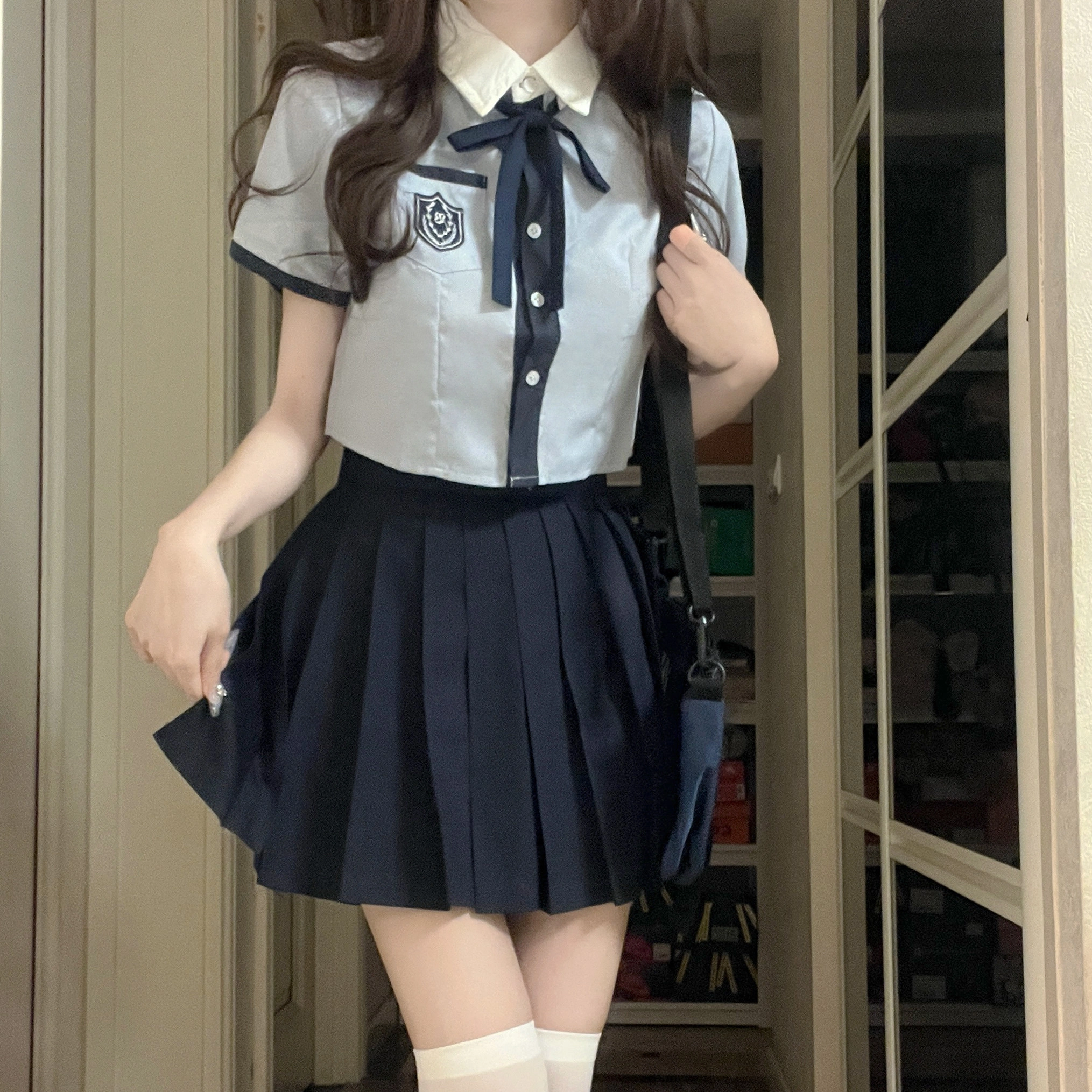 花山家的猫 纯色尖领纽扣短款短袖衬衫高腰短款半身裙制服套装 女款
