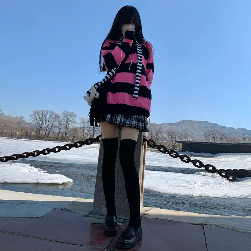 东鲸岁时记 条纹套头宽松撞色针织衫 女款 黑粉色