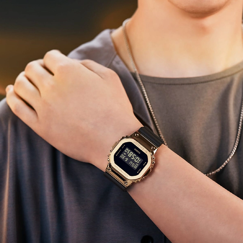 CASIO GM-5600G-9PR
