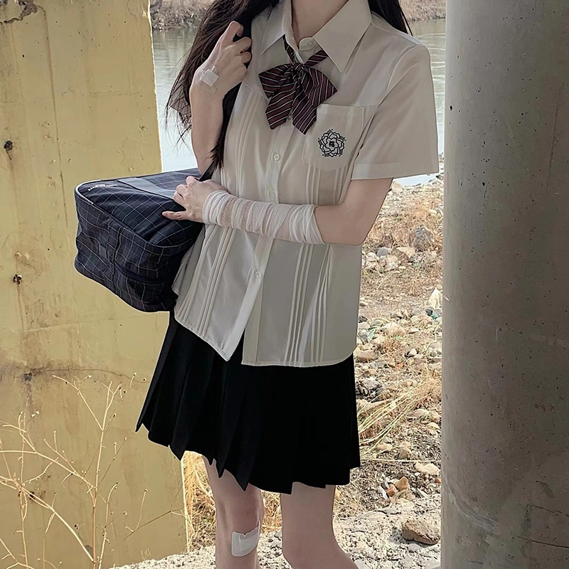 东鲸岁时记 刺绣印花单排多扣直筒短袖 樱川衬衫 女款