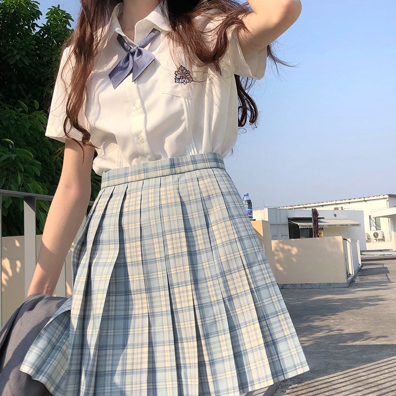 东鲸岁时记 刺绣领带翻领单排扣短袖衬衫 女款
