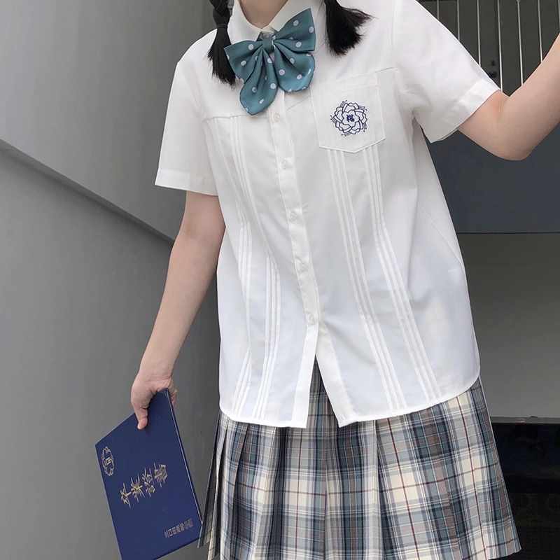 东鲸岁时记 刺绣印花单排多扣直筒短袖 樱川衬衫 女款